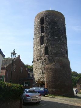 Liedberg : Mühlenturm, liegt an der Ecke Schloßstraße/Haagweg, Historischer Ortskern